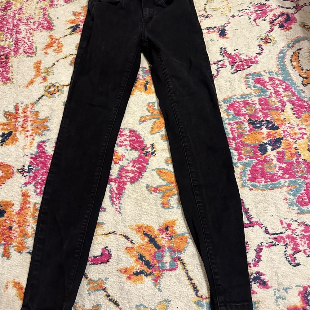 Black skinny jeans